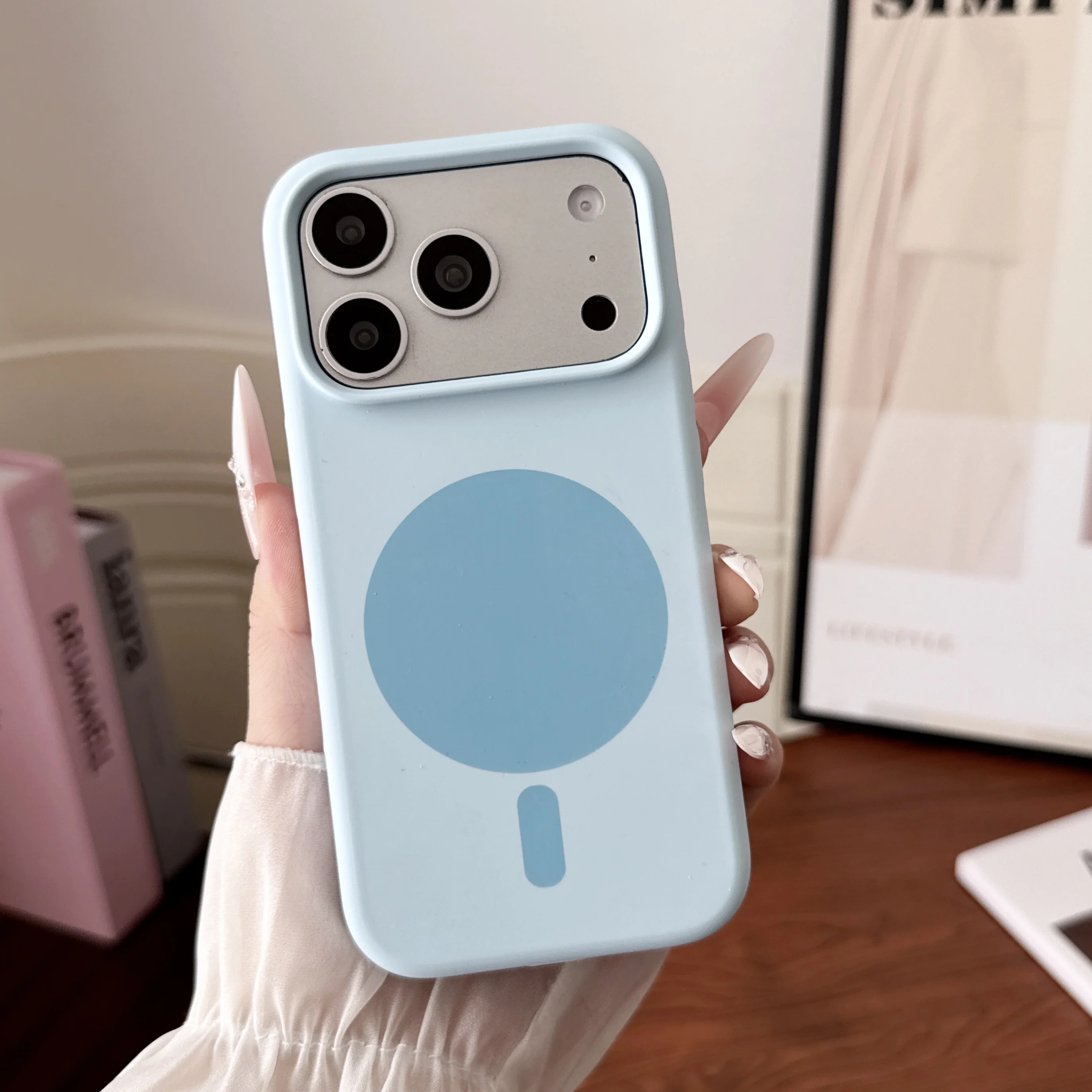 Liquid Silicone Magnetic Phone Case - Стильный чехол для iPhone 18 и